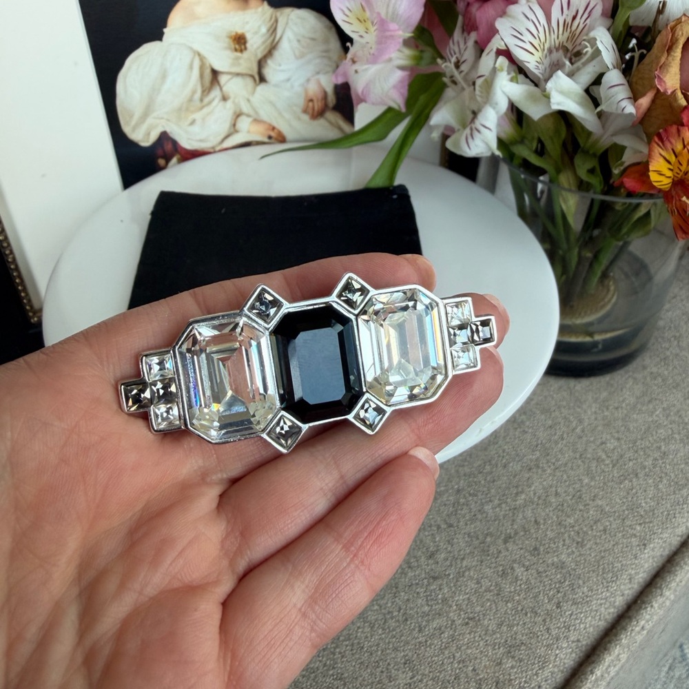 SOLD 🩷YSL Vintage Art Deco Crystal Brooch - Picture 3 of 4